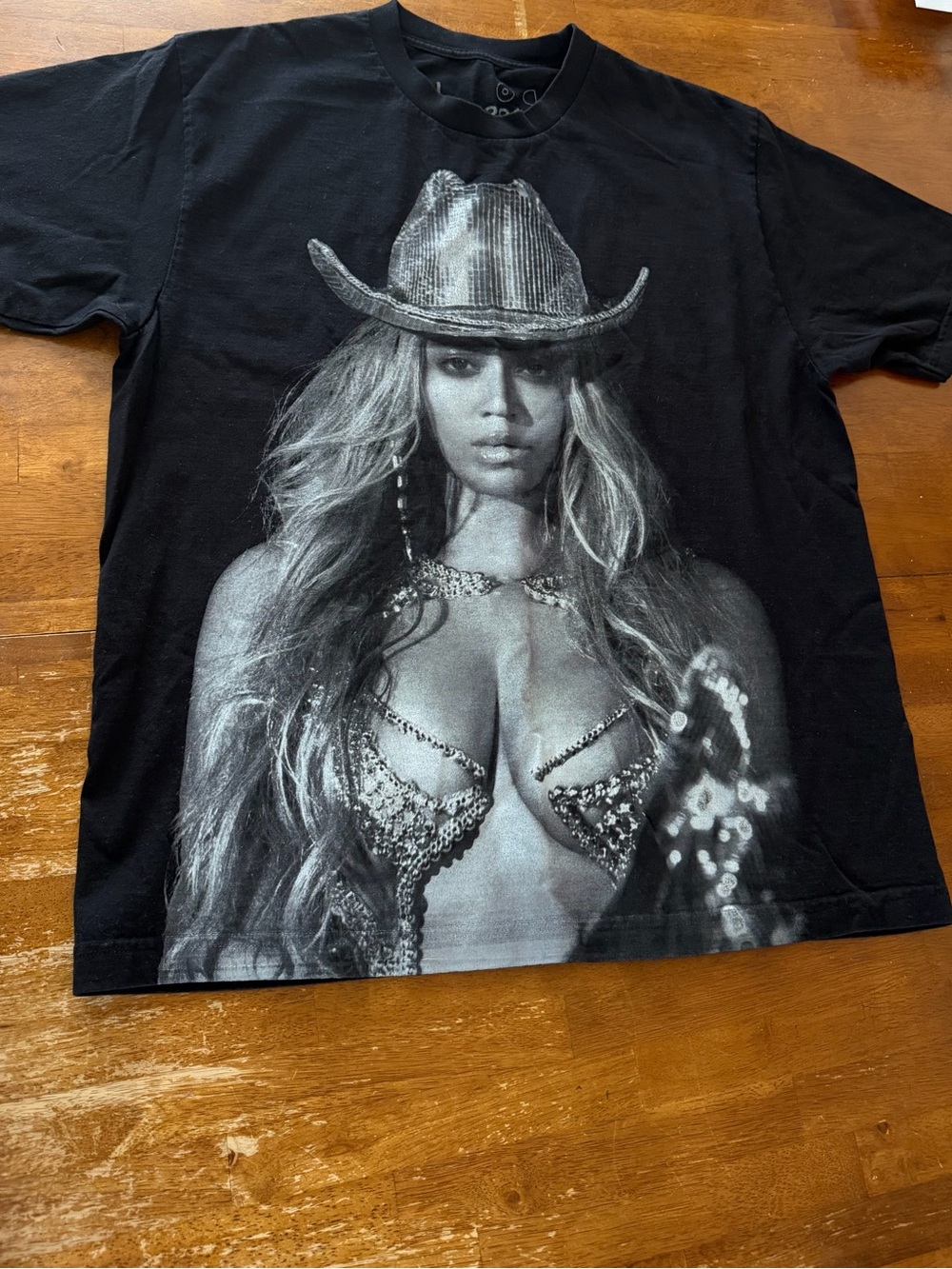 Black Short-Sleeve Graphic Tee with Monochrome Photo Print